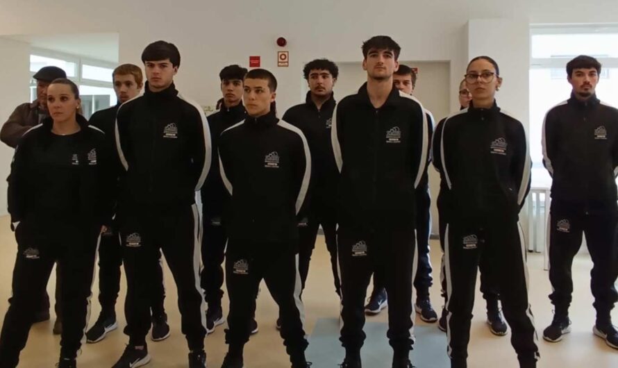 Cerimónia de entrega de equipamentos aos alunos do ensino secundário profissional