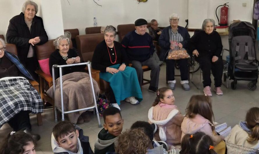 Visita das crianças do Pré-Escolar ao Lar da Santa Casa da Misericórdia